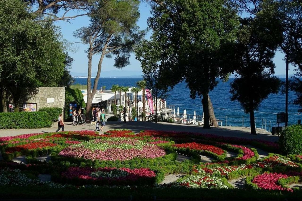 Apartments Matacin With Sea View Abbázia Kültér fotó